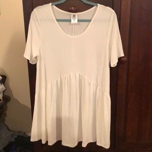 Agnes and Dora Muse tunic top, size L.